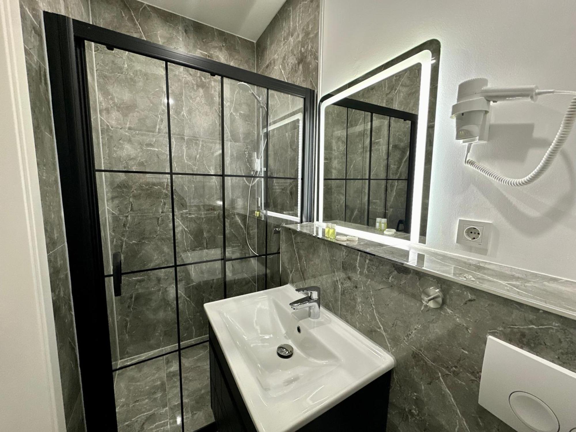 Durmaz Hotel Hannover Exteriör bild
