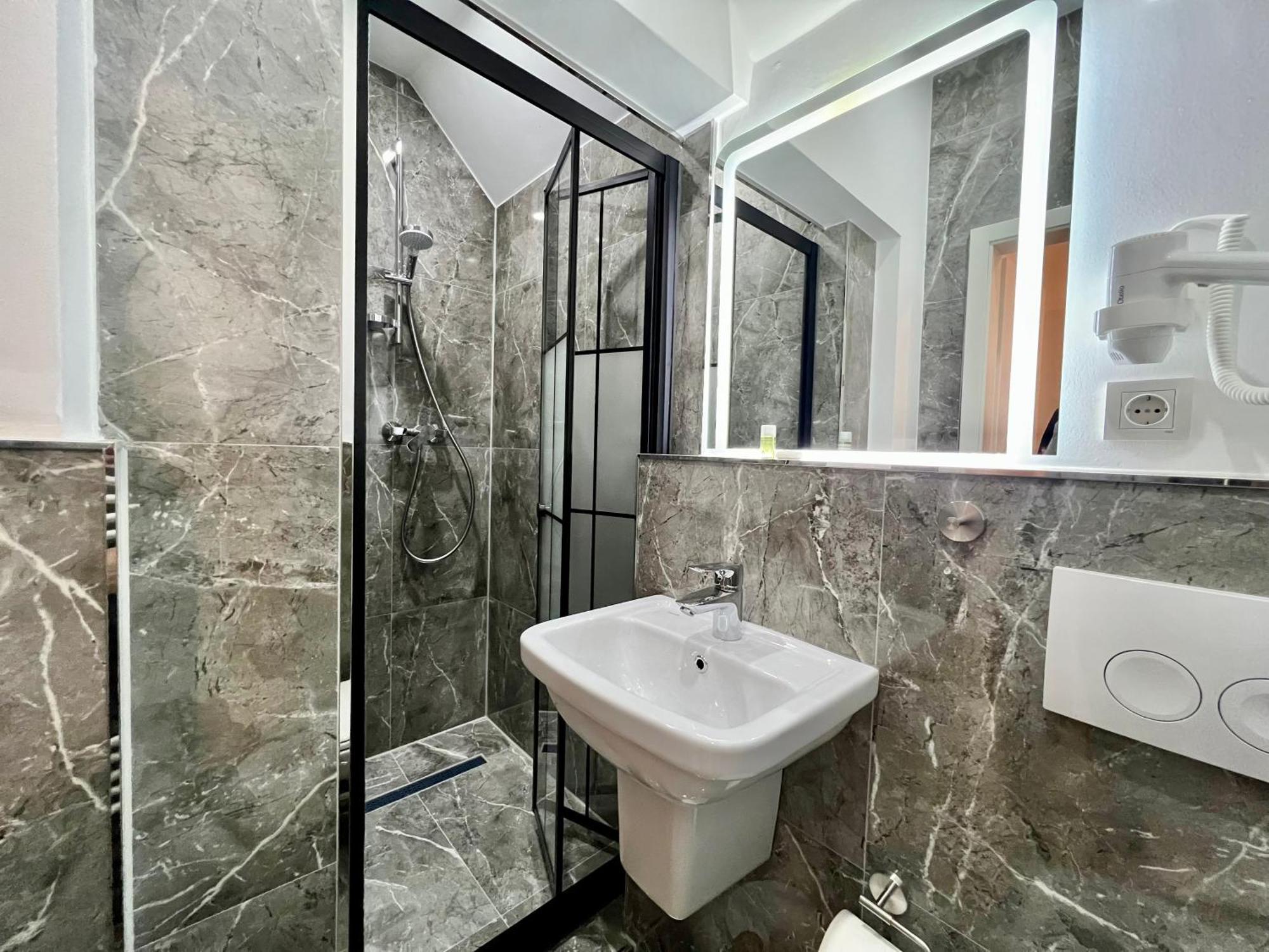 Durmaz Hotel Hannover Exteriör bild